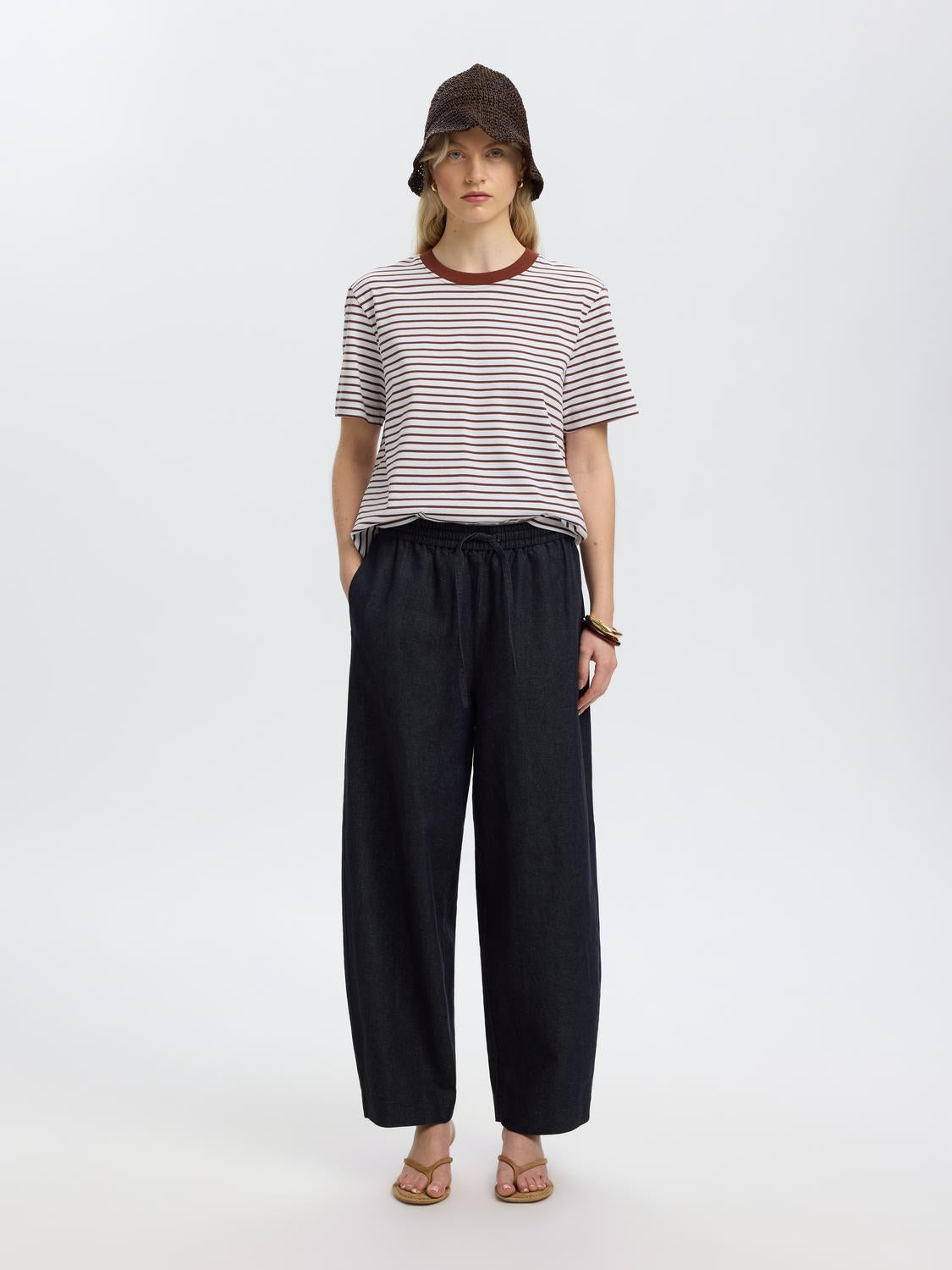 model_shot-front_full